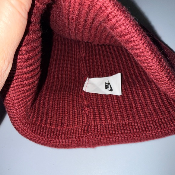 Nike Unisex Maroon Knit Beanie - Picture 3 of 3
